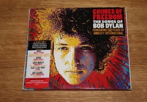 Diverse+Chimes-of-Freedom-Songs-of-Bob-Dylan-50-Years-of-Amnesty-International-Box-Set